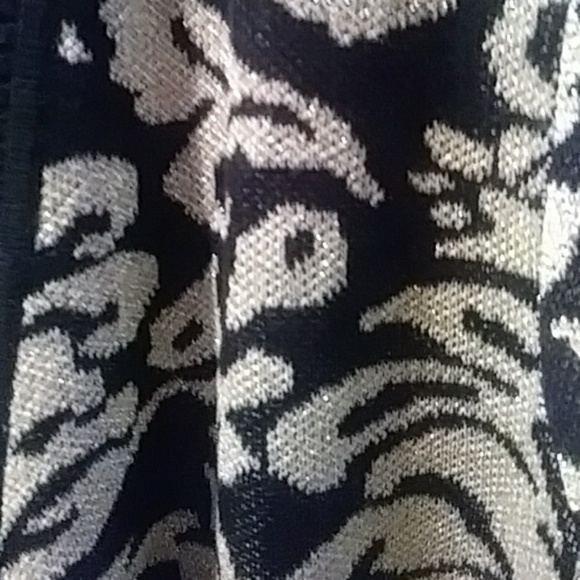 NEW Jaclyn Smith Collection sweater LG - Picture 2 of 4